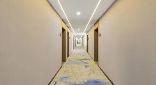 Maxx Royal Hotel (Shigatse Government - Affairs Center Branch), Book Hotel Hoteller i Shigatse med parkering, Parkering