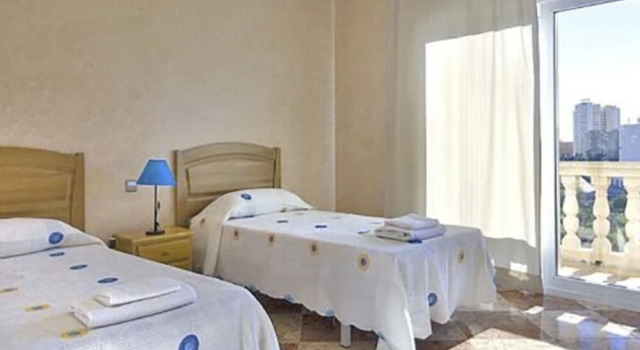 Villa - 8 Bedrooms with Pool and WiFi - 106437