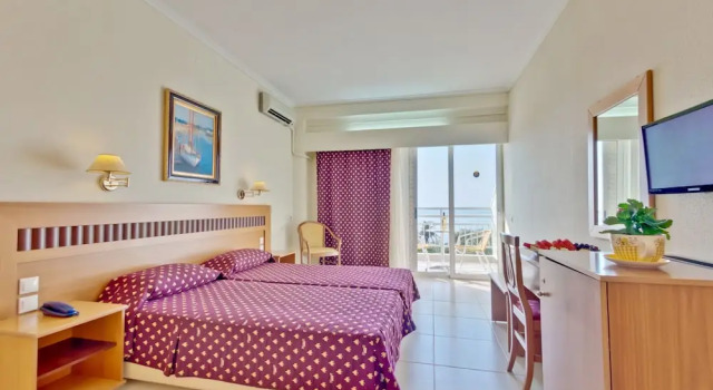 Двухместный номер Standard с балконом и с видом на море Mendi Hotel