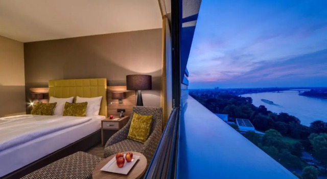 Номер Deluxe с видом на реку Radisson Blu Hotel, Bonn