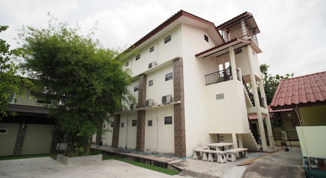 Oyo 852 Pineapple Hotel Pattaya