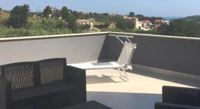 Tra il Verde e il Mare - Villa di campagna per 4-6 persone, Book Villa Hotels in Abruzzo with Parking, Parking