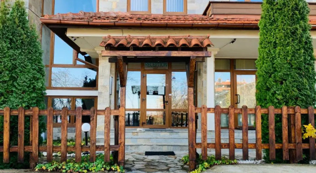 Апартаменты Charming Ski Apartments Near Gondola & Bar Street, Cedar Lodge 1 Complex