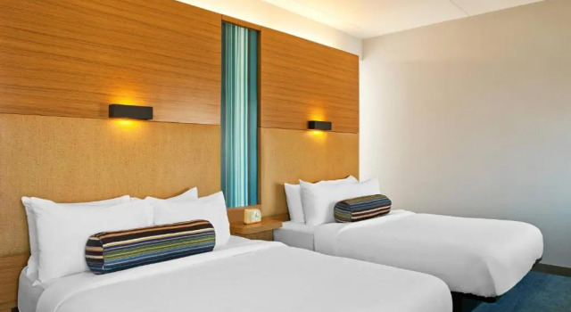 Четырёхместный номер Standard Aloft by Marriott Richmond West Short Pump