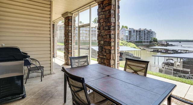 Апартаменты Lakefront Patio, Pool Access! Lands End Condo
