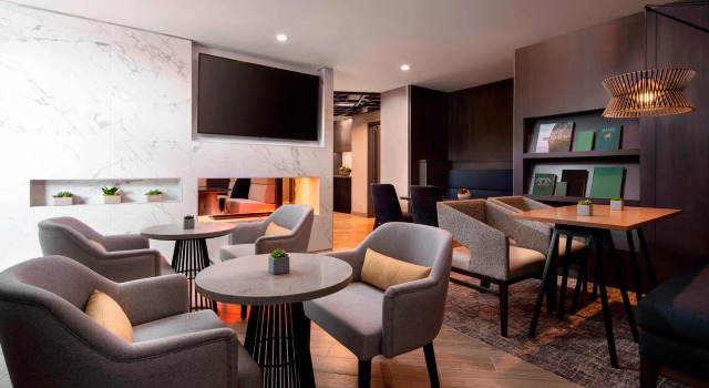 Клубный полулюкс Vancouver Airport Marriott Hotel