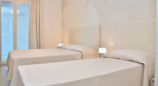 Elegant Seaview Flat With Private Terrace, Prenota Appartamento Hotel a Veneto con parcheggio, Parcheggio