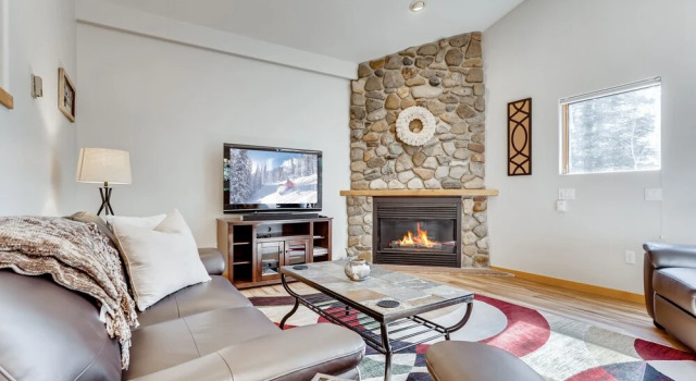 New Listing! 2-unit Getaway W/ Heated Garages 6 Bedroom Duplex, Varaa Lomakoti Huvilat kohteessa Vail Ski, Villa