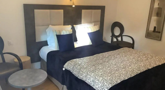 Номер Comfort Hôtel Monet