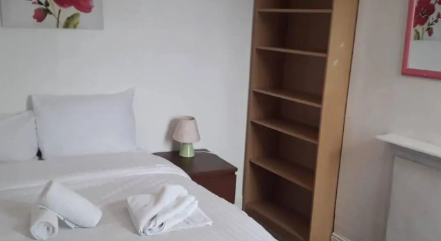 Homely 4-bed House in Manchester, Varaa Lomakoti Mökit kohteessa Merseyside, Mökki