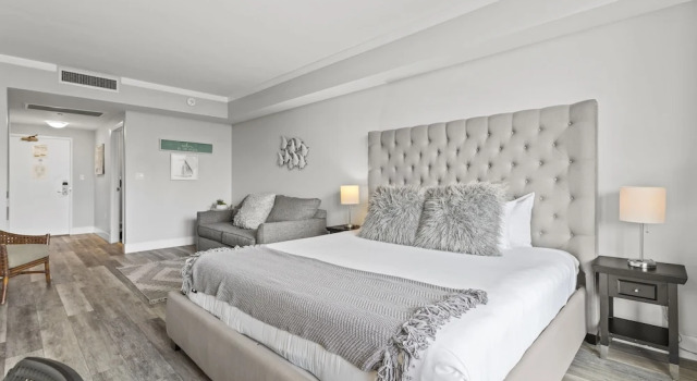 Студия Deluxe с балконом и с видом на залив Private Residences at Hotel Arya by SoFLA Vacations