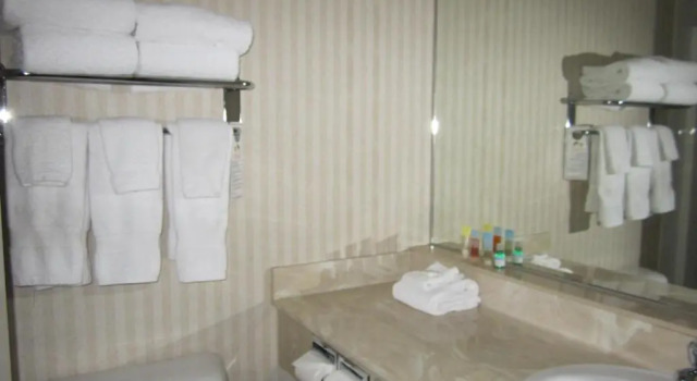 Четырёхместный номер Standard Pomeroy Inn and Suites Dawson Creek