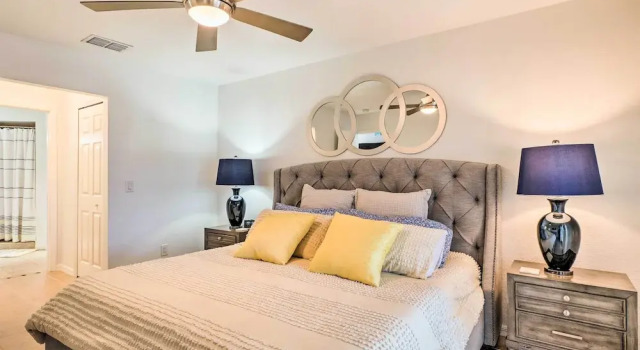 Chic Cape Coral Oasis w/ Pool: 5 Mi to Beach!