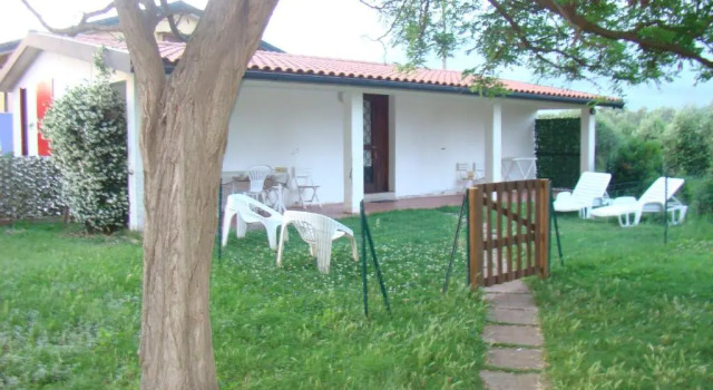 Коттедж с 2 комнатами Casa Vacanze Guardamare