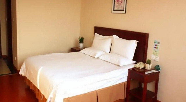 Двухместный номер Standard GreenTree Inn Nantong Tongzhou District Pingchao Bus Station Express Hotel