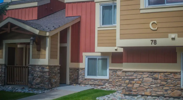 Lake Haus #C9 by Book by Owner, Rezerwuj Hotel Hotele w Vail Ski z parkingiem, Parking