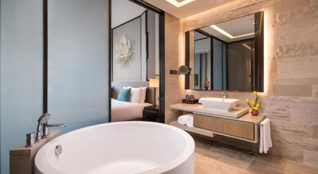 Двухместный номер Superior с видом на горы HUALUXE Xiamen Haicang Habour View