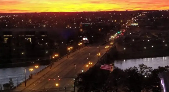 Четырёхместный номер Standard с видом на реку Hotel LeVeque, Autograph Collection