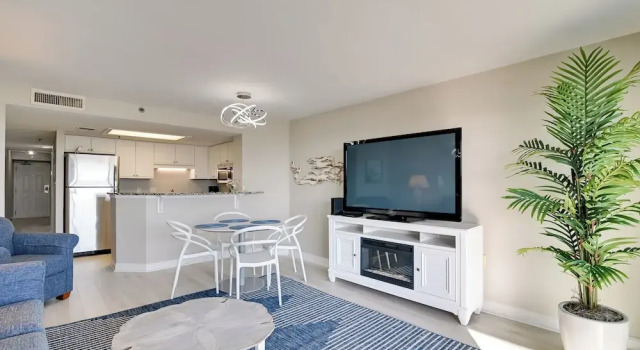 Ocean-view Balcony: Peaceful Forest Dunes Condo!