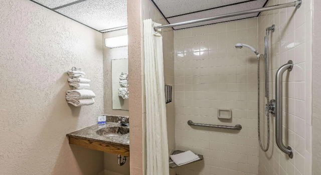 Mobility Accessible Doppel Zimmer Rodeway Inn