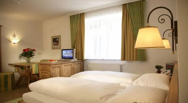 Двухместный номер Superior с балконом и с видом на горы Hotel-Garni Jakober - B&B und Appartements