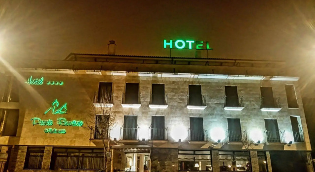 Hotel Ele Puente Romano
