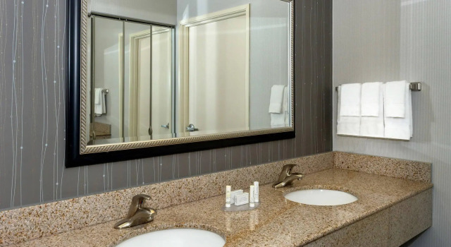 Двухместный люкс Courtyard by Marriott Panama City