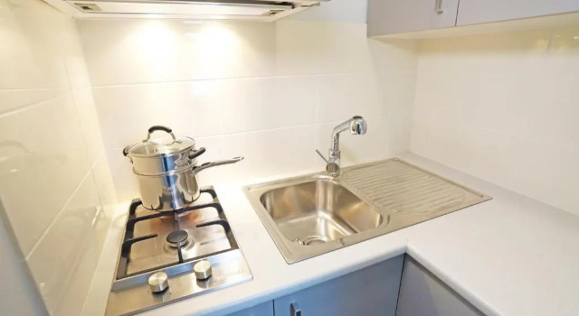 Студия Standard Eastend Studio Apartments