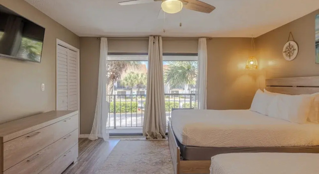 Вилла 2BR Condo in Edgewater Resort With Golf, Tennis, Pools & Free Tram Service!