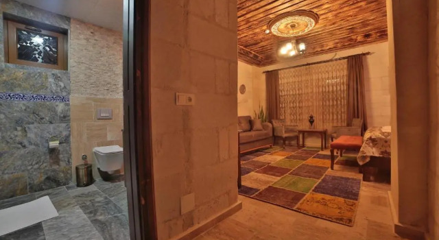 Caravanserai Inn Hotel
