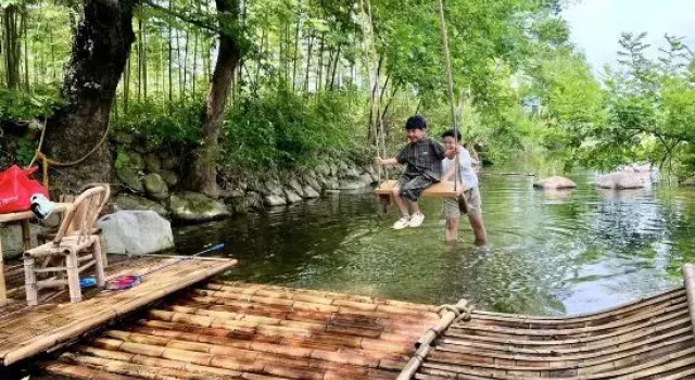 Anjiyun Shangzhuhai neighbor Li's parent-child vacation back to the beautiful house, Prenota Hotel Hotel a Huzhou con piscina, Piscina