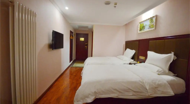 GreenTree Inn ShanDong JiNing WeiShan Lake National Wetland Park Business Hotel, Book Hotel Hotels in Weishan with Parking, Parking
