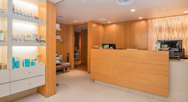 The Sutton Place Hotel Vancouver, Забронировать Отель Бизнес-отели Ванкувера, рядом с Yaletown Roundhouse Skytrain Station, 4* 5*