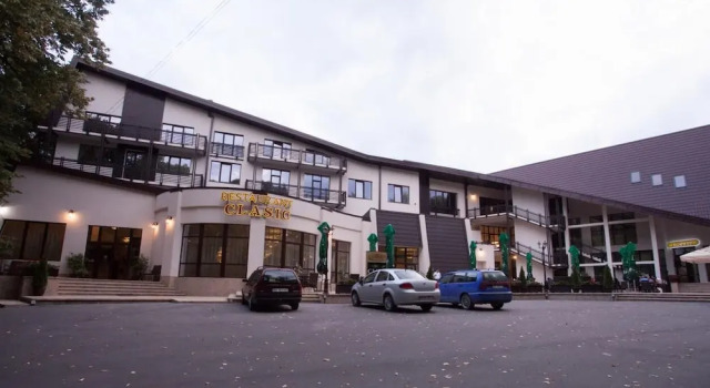 Rediu Hotel & Restaurant, Varaa Hotelli Botoşani Romania
