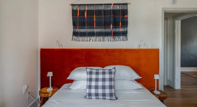 Cozy 2BR Home near Roosevelt Row by WanderJaunt, Забронировать Дом для отпуска Виллы Финикс, рядом с Orpheum Theatre Phoenix, Вилла