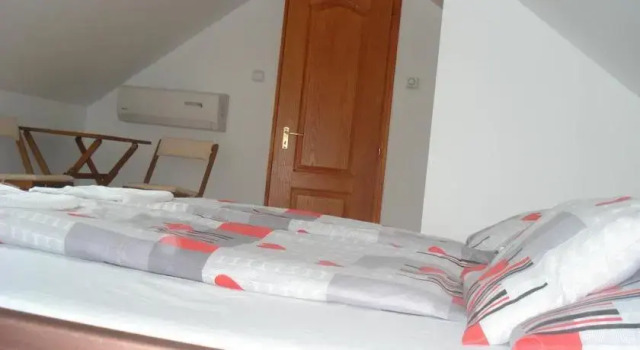 Niki vendégház, Rezerwuj Hotel Hotele w Košický kraj z parkingiem, Parking
