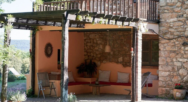 Can Cruilles, Rezervați Hotel Serinya Girona Province
