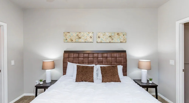 Executive 3 BR King, Close to Kierland & TPC w Parking 1025, Забронировать Отель Desert View Скотсдейл