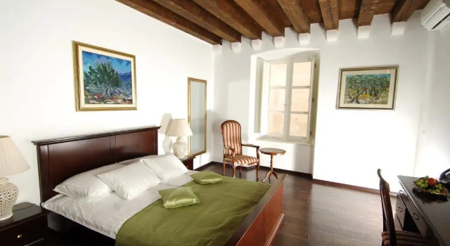 Студия Superior SUNce Palace Apartments with free offsite parking