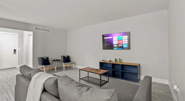 Апартаменты Modern 2BR 2BA Apartment With Pleasant Views