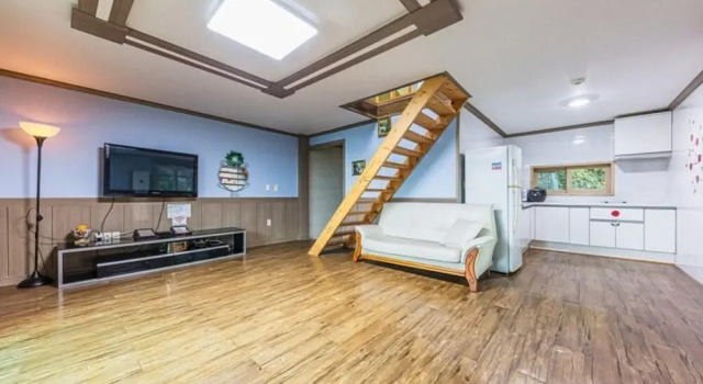 Geojedo Between the Sky and Sea Pension, Забронировать Отель Отели Кодже с парковкой, Парковка
