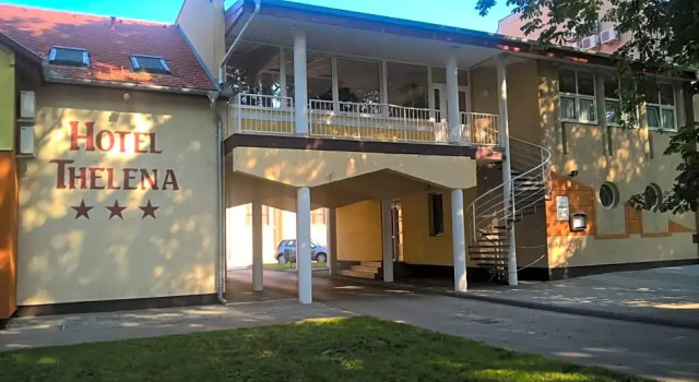 Hotel Thelena, Rezerwuj Hotel Tolna 