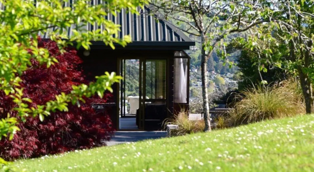 Port Watch - Akaroa Holiday Home