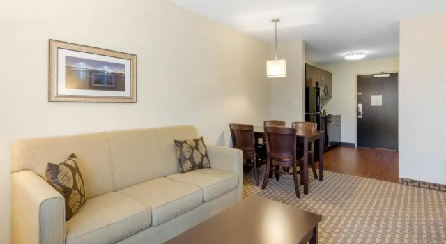 Четырёхместный люкс MainStay Suites St Louis Airport