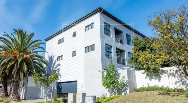 Warm Contemporary 2-bedroom apartment- Blouberg, Cape Town, Забронировать Апартаменты/квартира Отели Cape Peninsula с парковкой, Парковка