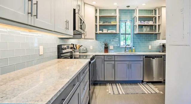 Апартаменты Relaxing Condo w/ Screened-in Lanai, 4 Mi to Beach