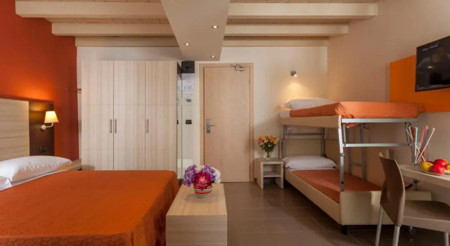Четырёхместный номер Standard Hotel Aurora Mare