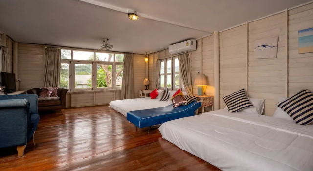 Paradise 6 Bedroom Pool Villa, Забронировать Вилла Отели Хуахин с парковкой, рядом с Baan Sillapin Artists' Village, Парковка