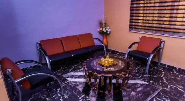 Remo Majestic Hotel, Rezervovat Hotel Sagamu Shagamu