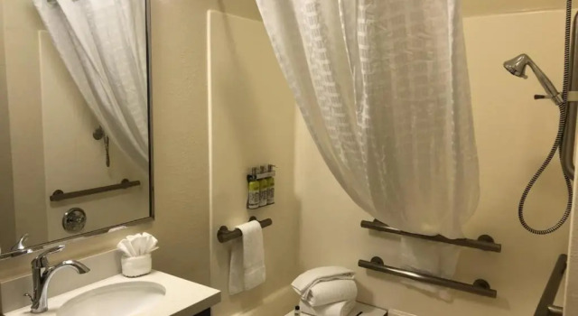 Двухместный номер Standard c 1 комнатой Candlewood Suites Greenville NC by IHG